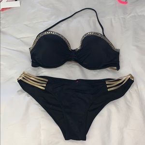 Victoria’s Secret bikini